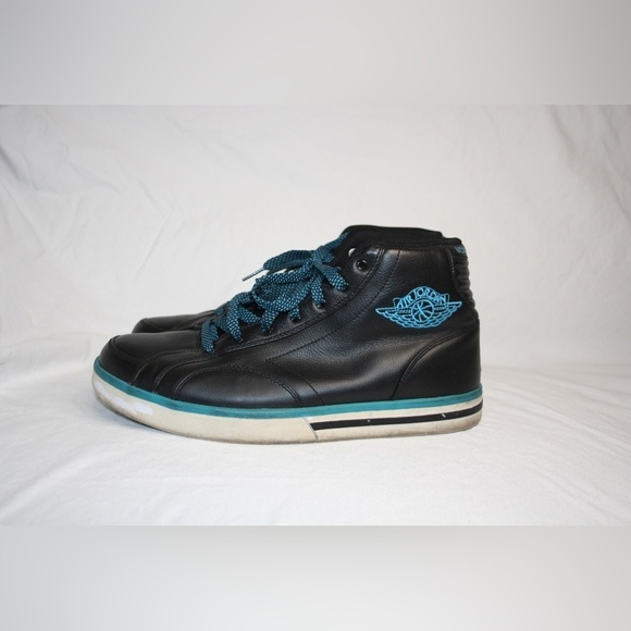 Jordan "Phly Legend" Black/Blue Leather Shoes Size: 9.5 (men) - Picture 4 of 10